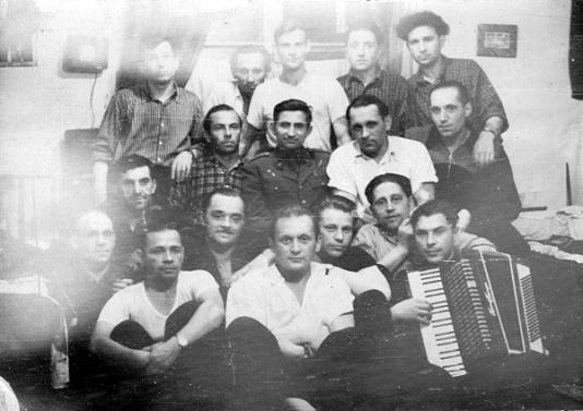 Polacy uwolnieni z łagrów Workuty (Komi, ZSRR).