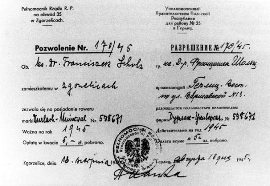 Pozwolenie na posiadanie roweru wystawione przez Pełnomocnika Rządu w Zgorzelicach (obecnie Zgorzelec) dla księdza Franciszka Scholza.