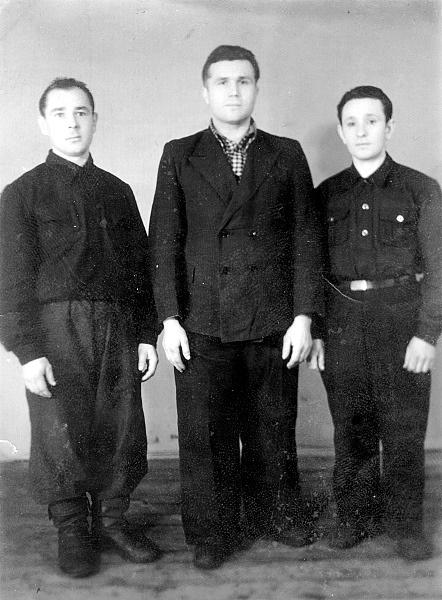 Byli więźniowie sowieckich łagrów na Kołymie (ZSRR) oczekujący na powrót do kraju.