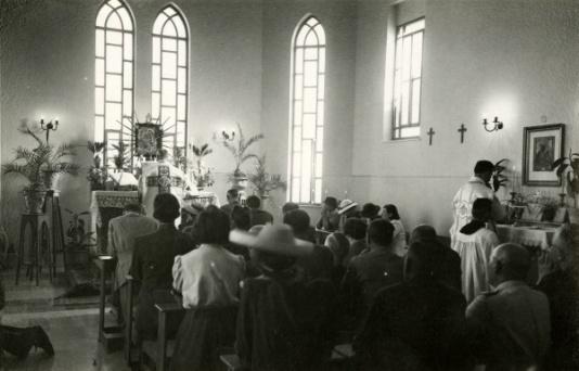 Nabożeństwo w kaplicy Nowego Domu Polskiego w Jerozolimie (Palestyna) z okazji zakończenia kursu spółdzielczego, około 8 października 1944