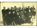 Wspólne zdjęcie grupy Polaków z Turnu Severin w Rumunii, wykonane z okazji poświęcenia lokalu Samopomocy