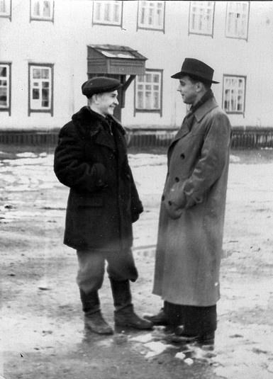 Polacy zesłani do Orotukanu (Kołyma, ZSRR). Z lewej stoi Feliks Milan.