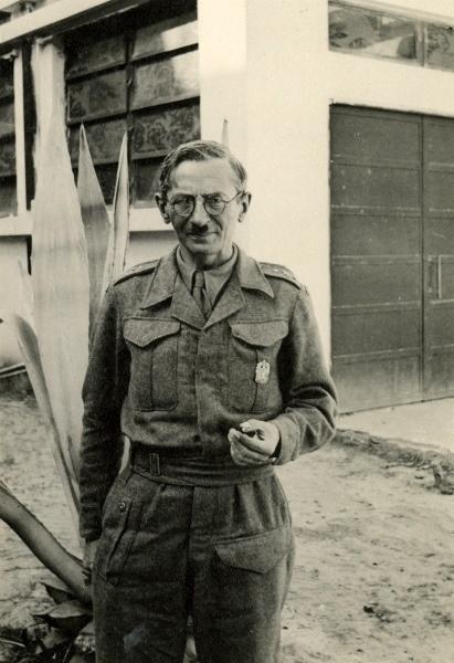 Oficerowie 2 Korpusu Polskiego. Tel-Aviv (Palestyna), portret kapitana Jana Adamusa, docenta Uniwersytetu Jagielońskiego, 24 kwietnia 1944