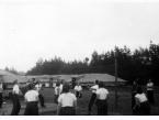 Mecz siatkówki rozgrywany przez uczestniczki obozu przysposobienia wojskowego dla kobiet w Garczynie koło Kościerzyny (woj. pomorskie).