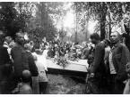 Pogrzeb żołnierzy 5 Pułku Piechoty Wojska Polskiego na Łotwie poległych w walkach z Armią Czerwoną.