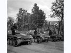 Defilada wojsk niemieckich w Alejach Ujazdowskich w Warszawie, przejazd kolumny wojsk pancernych.