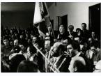 Po ogłoszeniu decyzji o rejestracji NSZZ Solidarność Rolników Indywidualnych, zebrani na sali rozpraw w Sądzie Wojewódzkim w Warszawie działacze związku śpiewają rotę i hymn.