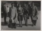 Polscy uchodźcy w Rumunii podczas II wojny światowej. Tadeusz Pytel, Janina Matuszek, Basia Nakonieczników-Klukowska i Tadeusz Gaydamowicz na spacerze w Bukareszcie.